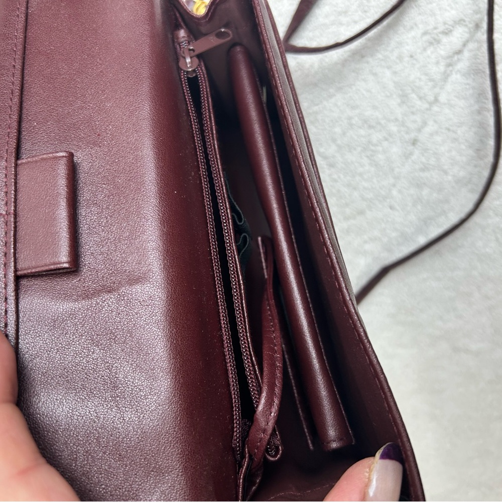 Vintage Buxton Crossbody Bag - Picture 8 of 16